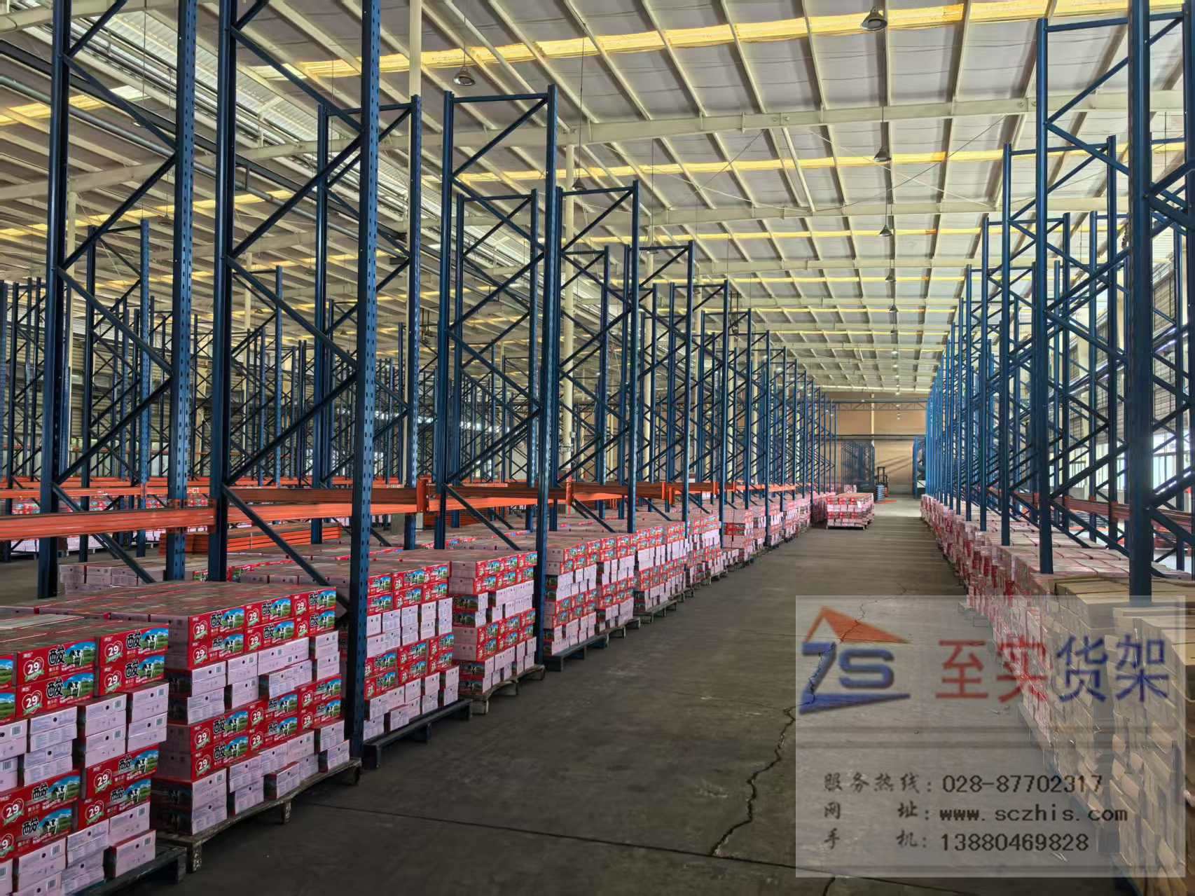 菊樂牛奶倉貨架人員入場施工